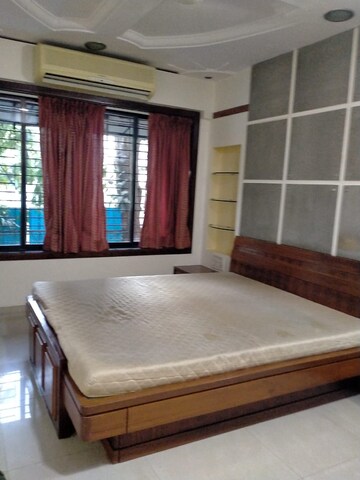Bedroom in 3 BHK Apartment at Shalimar CHS Bandra, Bandra West – for Rent