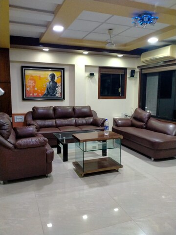Living Room in 3 BHK Apartment at Shalimar CHS Bandra, Bandra West – for Rent