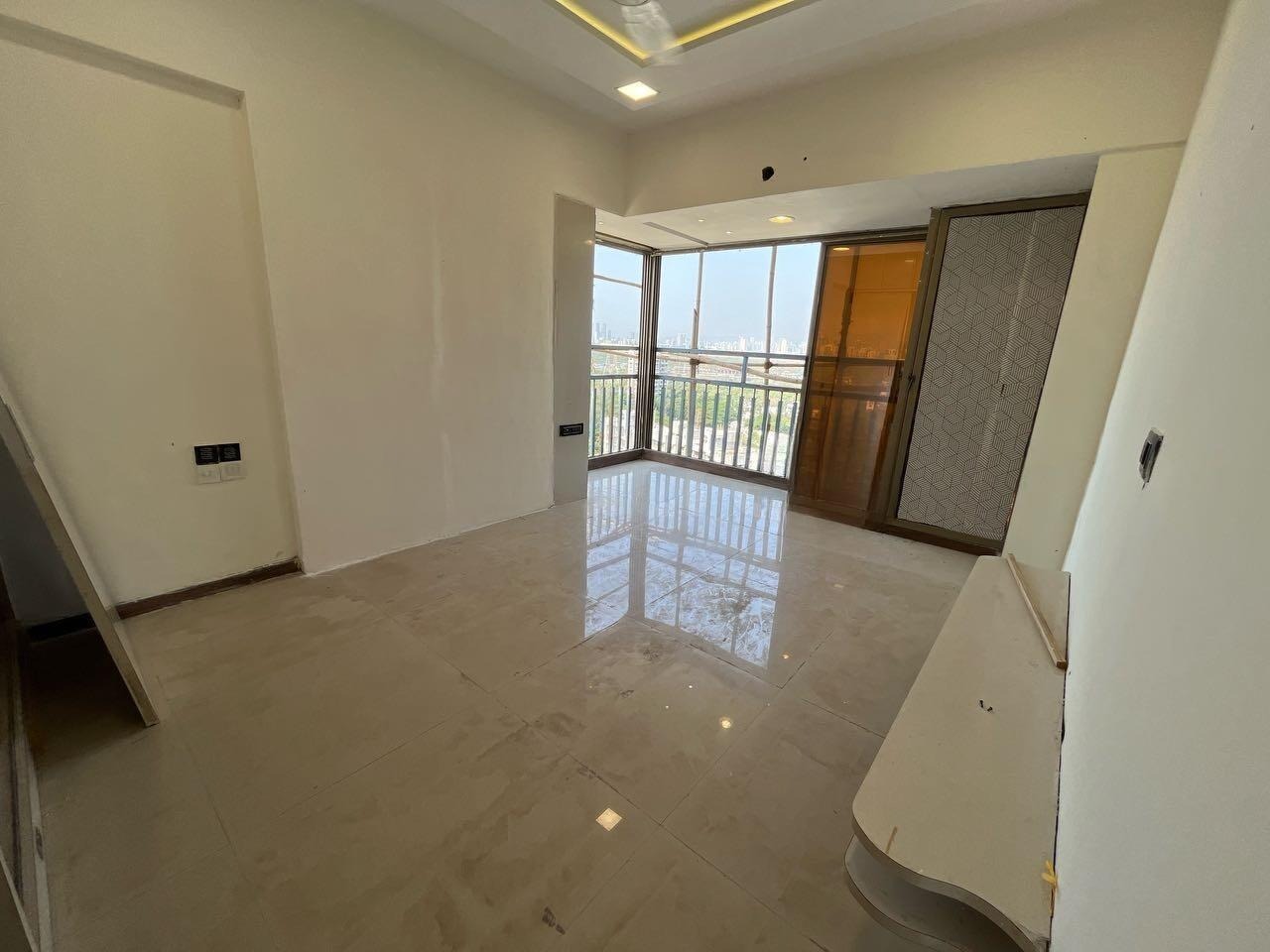 2 BHK + Servant Room Apartment For Rent in  Yari Road, Andheri West