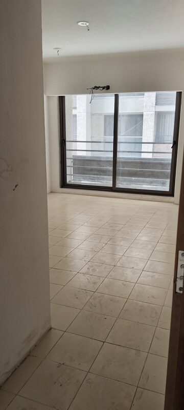 Room in 3 BHK Apartment at Addor Cloud 9, Satellite – for Sale