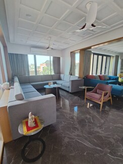 3 BHK + Extra Room Apartment For Sale in Thaltej