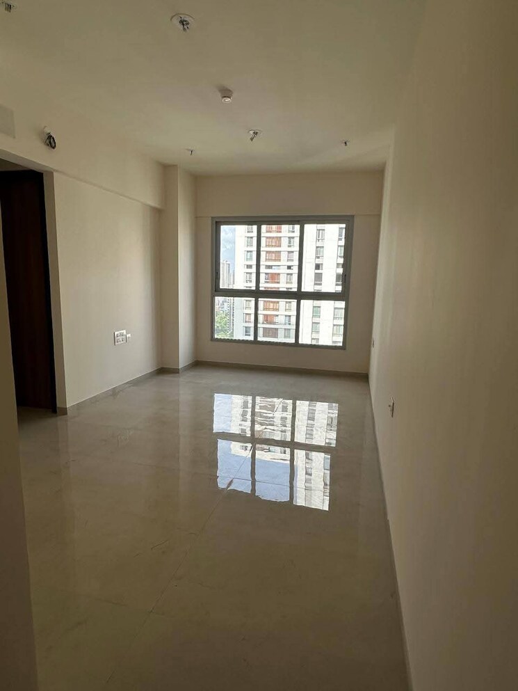 Living Room, piramal-vaikunth 2 Bedroom 900 Sq.Ft. Apartment In Balkum Pada Thane 9014395