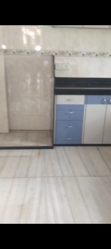 Room in 1 BHK Apartment at Kurla West – for Rent