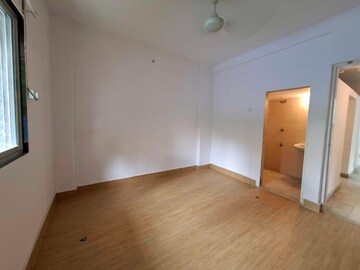 Room in 2 BHK Apartment at DLH Sorrento, Veera Desai Road – for Rent