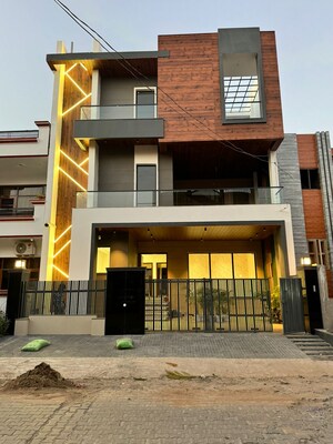 6 BHK Independent House For Sale in Sector 125