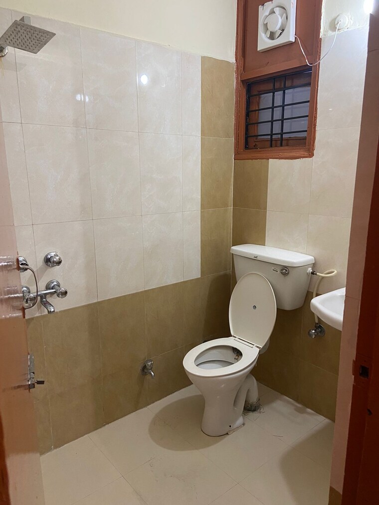 Bathroom, super-enclave 3 Bedroom 1250 Sq.Ft. Apartment In Sector 49 Chandigarh 9014476