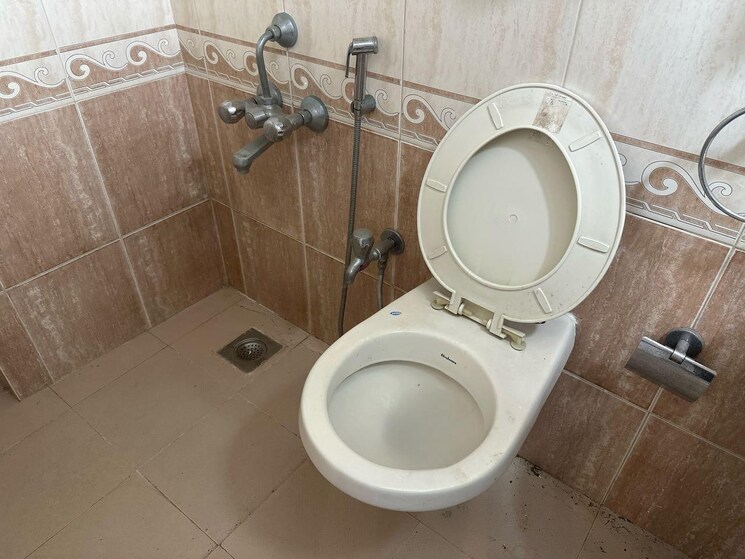 Bathroom, dlh-sorrento 2 Bedroom 670 Sq.Ft. Apartment In Veera Desai Road Mumbai 9014470