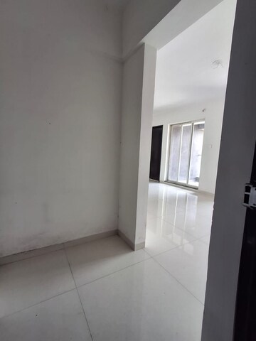 Room in 2 BHK Apartment at Mahesh Ellanza, Vadgaon Budruk – for Rent