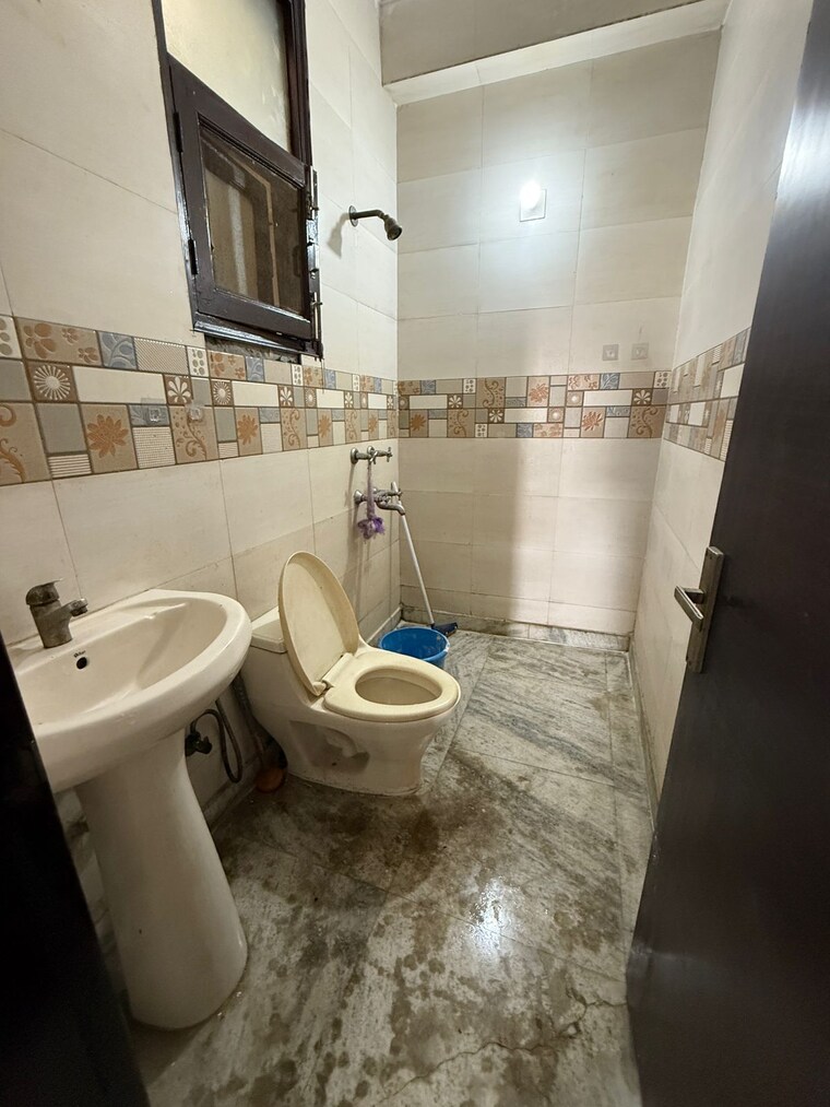 Bathroom, dwarka 1 Bedroom 55 Sq.Yd. Apartment In Dwarka Delhi 9014497