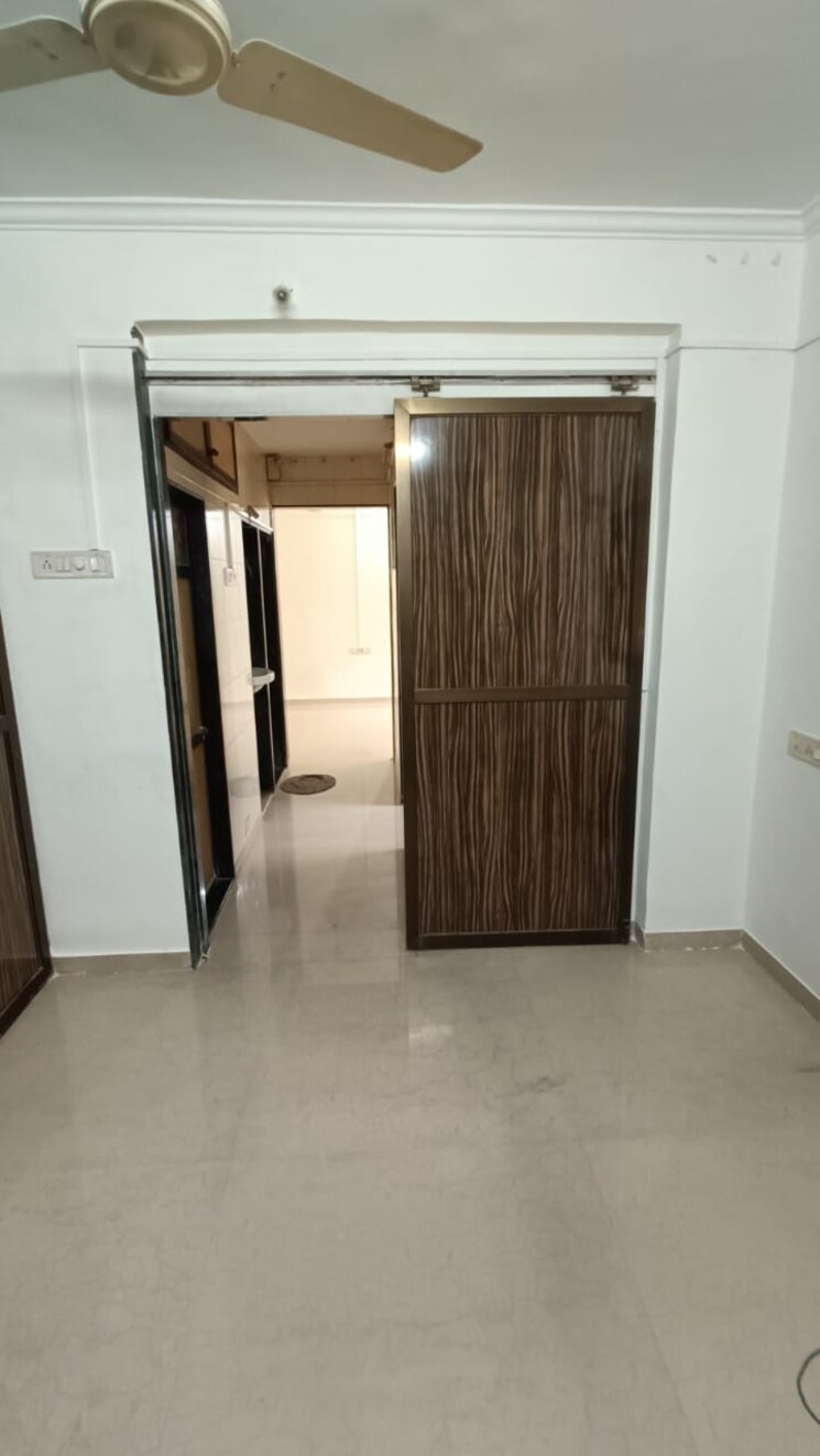 Room, raj-dahisar 1 RK 305 Sq.Ft. Apartment In Dahisar East Mumbai 9014547