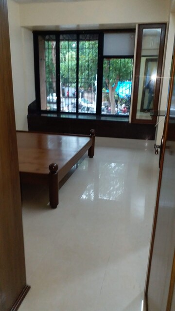 Bedroom in 3 BHK Apartment at Andheri West – for Rent