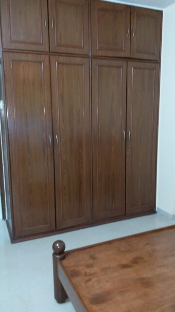 Bedroom in 3 BHK Apartment at Andheri West – for Rent