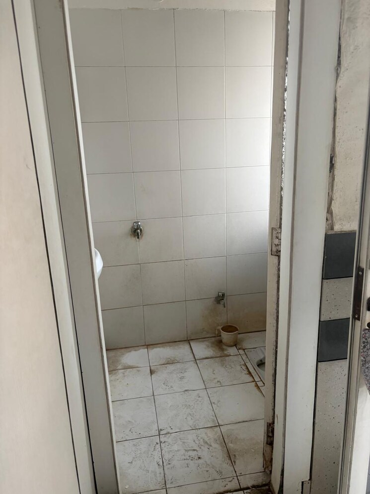 Bathroom, 3c-lotus-panache 3 Bedroom 1592 Sq.Ft. Apartment In Sector 110 Noida 9014559