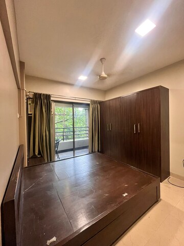 Bedroom in 3 BHK Apartment at Andheri West – for Rent