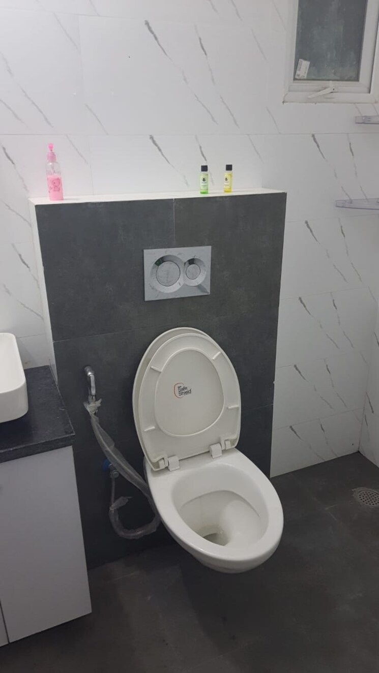 Bathroom, sushma-elite-cross 3 Bedroom 1685 Sq.Ft. Apartment In Dhakoli Zirakpur 9014597