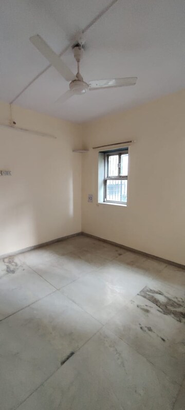 Room in 2 BHK Apartment at Sher E Punjab, Andheri East – for Rent
