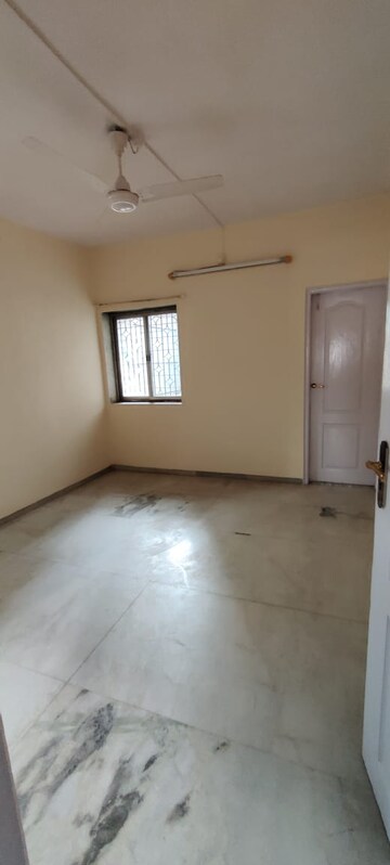 Room in 2 BHK Apartment at Sher E Punjab, Andheri East – for Rent