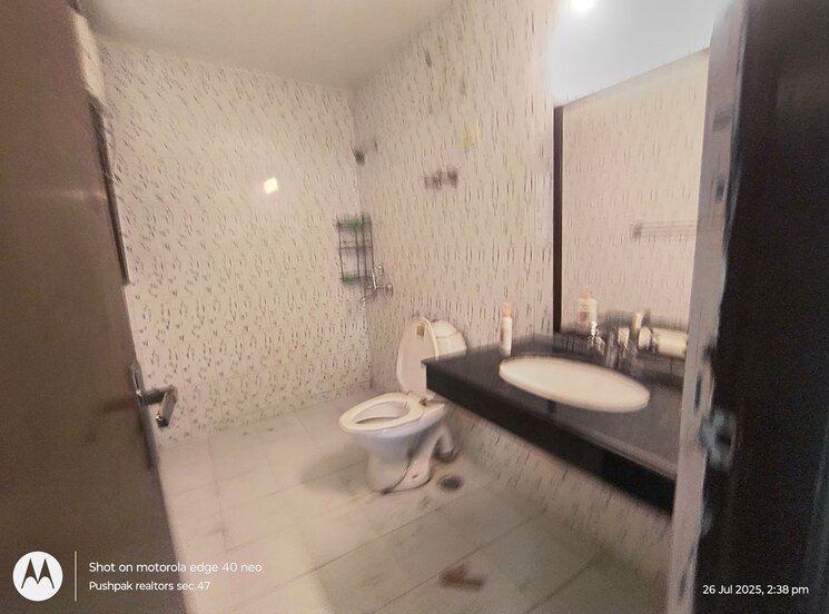 Bathroom, tarun-cghs 3 Bedroom 2000 Sq.Ft. Apartment In Sector 47 Gurgaon 9014688