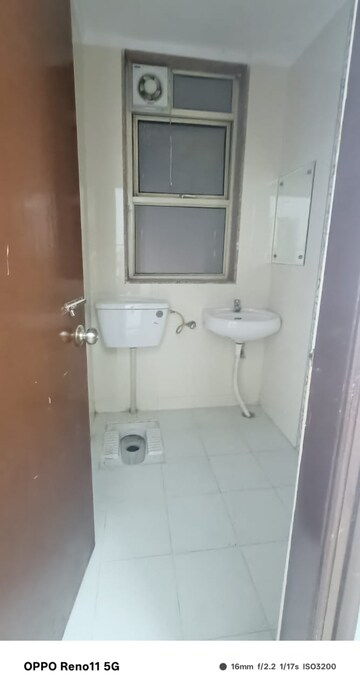 Bathroom in 3 BHK Apartment at Pragati Hills, Sector 47 – for Rent