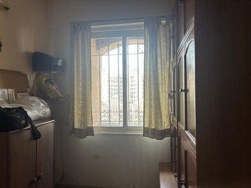 Bathroom in 2.5 BHK Apartment at Dosti Group Acres, Wadala East – for Sale