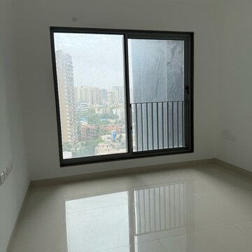 Room in 3 BHK Apartment at Sunteck City Avenue 4, Somani Gram – for Rent