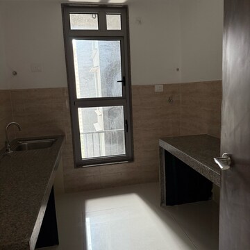 Room in 3 BHK Apartment at Sunteck City Avenue 4, Somani Gram – for Rent