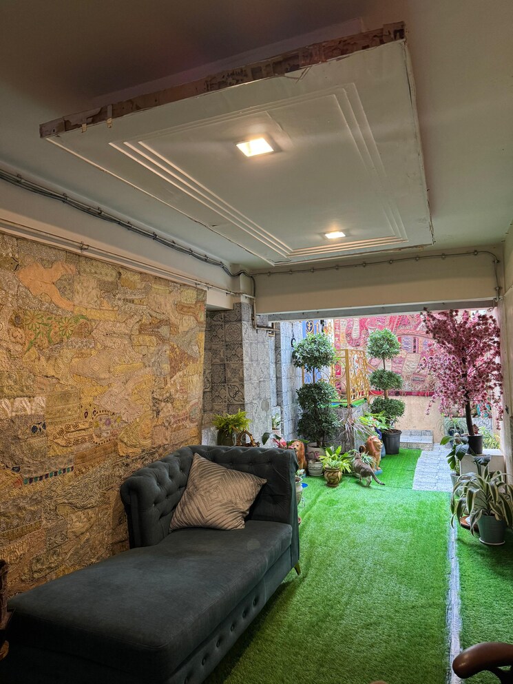  Parking, andheri-chs 5 Bedroom 2200 Sq.Ft. Apartment In Andheri West Mumbai 9014716