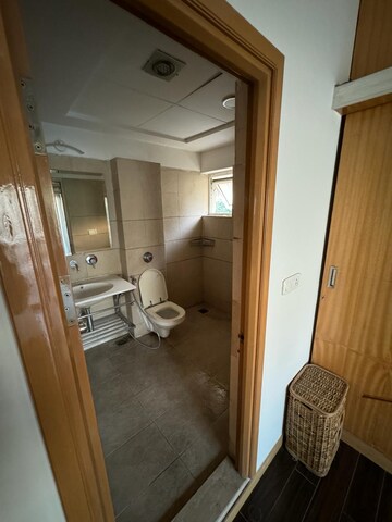 Bathroom in 5 BHK Penthouse at Emmanuel Pearl, Rest House Road – for Sale