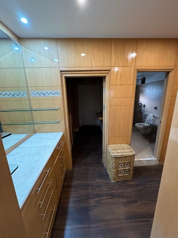 Furnished Amenities in 5 BHK Penthouse at Emmanuel Pearl, Rest House Road – for Sale