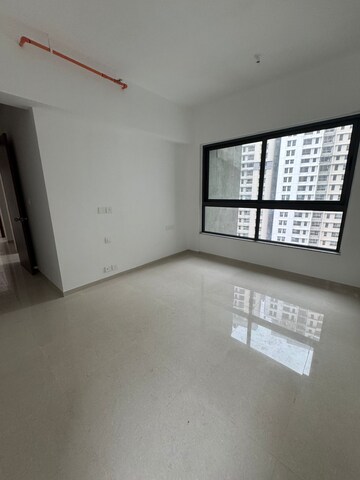 Room in 3 BHK Apartment at Kalpataru Immensa, Kolshet Road – for Sale