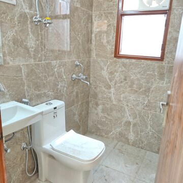 Attached Bathroom in 2 BHK Builder Floor at Saket – for Rent