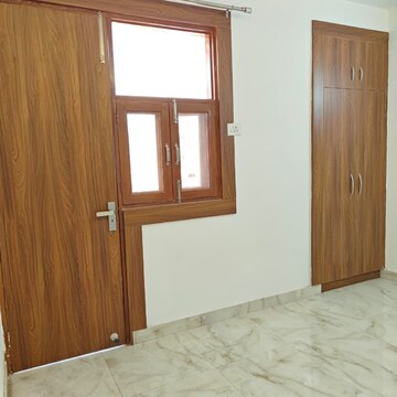 Room in 2 BHK Builder Floor at Saket – for Rent