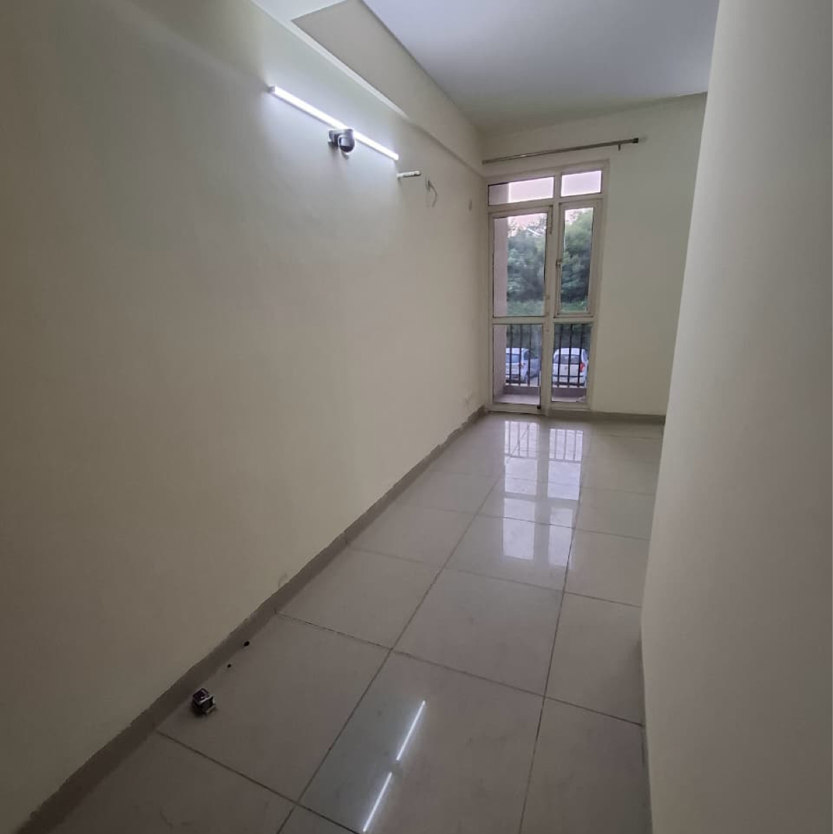 3.5 BHK + Pooja Room 2500 Sq.Ft. Builder Floor in Wave Floors Premium