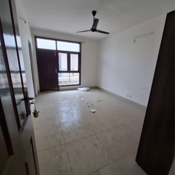 Room in 3.5 BHK Builder Floor at Wave Floors Premium, Wave City – for Rent