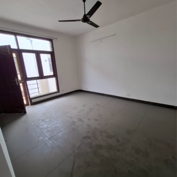 Room in 3.5 BHK Builder Floor at Wave Floors Premium, Wave City – for Rent