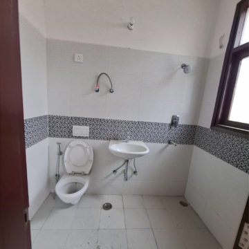Bathroom in 3.5 BHK Builder Floor at Wave Floors Premium, Wave City – for Rent