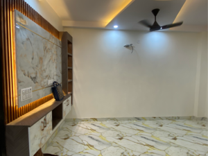 Room in 2 BHK Builder Floor at Mahavir Enclave – for Sale