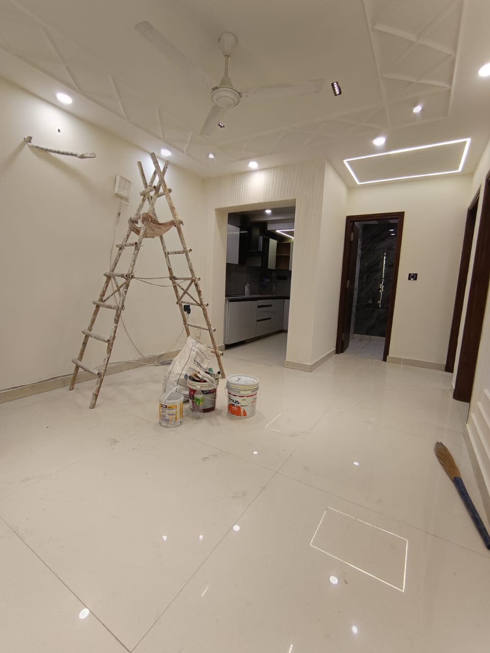 2.5 BHK + Pooja Room Apartment For Rent in Madhur Apartment