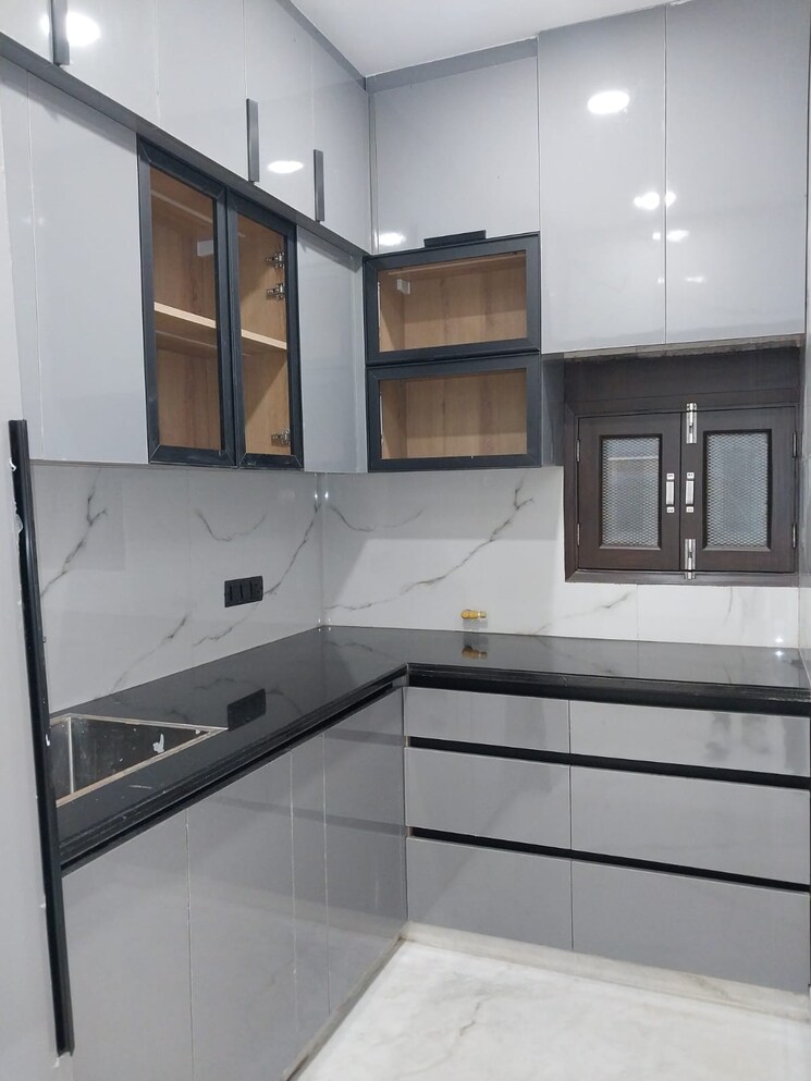 Kitchen, triveni-apartments-cghs 2.5 Bedroom 1000 Sq.Ft. Apartment In Paschim Vihar Delhi 9014853