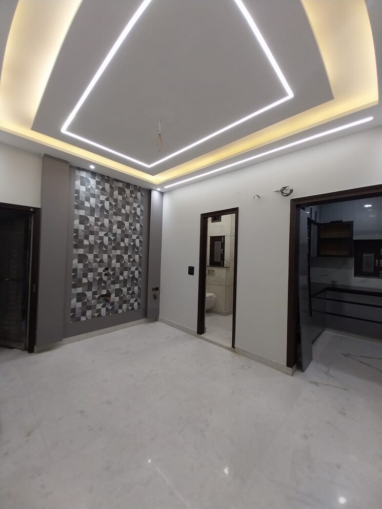 Room, triveni-apartments-cghs 2.5 Bedroom 1000 Sq.Ft. Apartment In Paschim Vihar Delhi 9014853