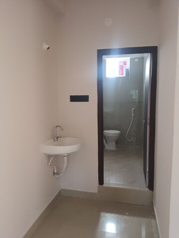 Room in 3 BHK Apartment at Narsingi – for Rent