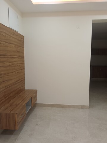 Room in 3 BHK Apartment at Manikonda – for Rent