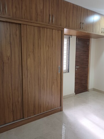 Room in 3 BHK Apartment at Manikonda – for Rent