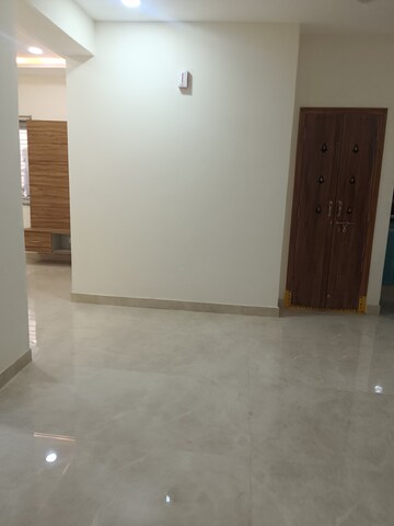 Room in 3 BHK Apartment at Manikonda – for Rent