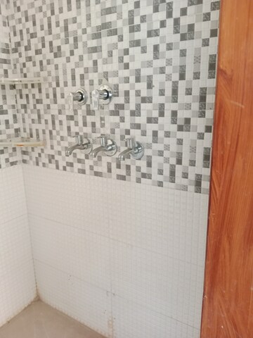 Bathroom in 1.5 BHK Builder Floor at Huda – for Rent