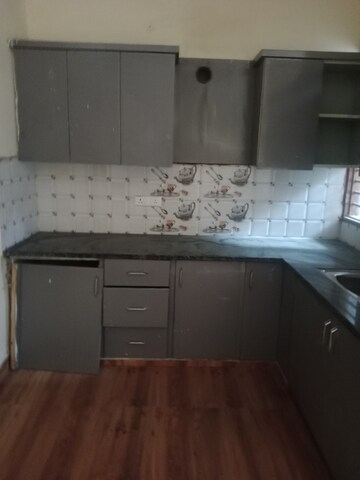 Kitchen in 1.5 BHK Builder Floor at Ansals Sushant City – for Rent