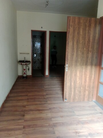Room in 1.5 BHK Builder Floor at Ansals Sushant City – for Rent