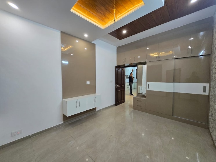 Room, ambala highway 3 Bedroom 150 Sq.Yd. Apartment In Ambala Highway Zirakpur 9014890