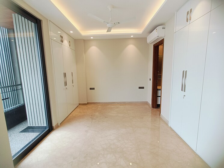 Room, safdarjung enclave 4 Bedroom 215 Sq.Yd. Builder Floor In Safdarjung Enclave Delhi 9014910