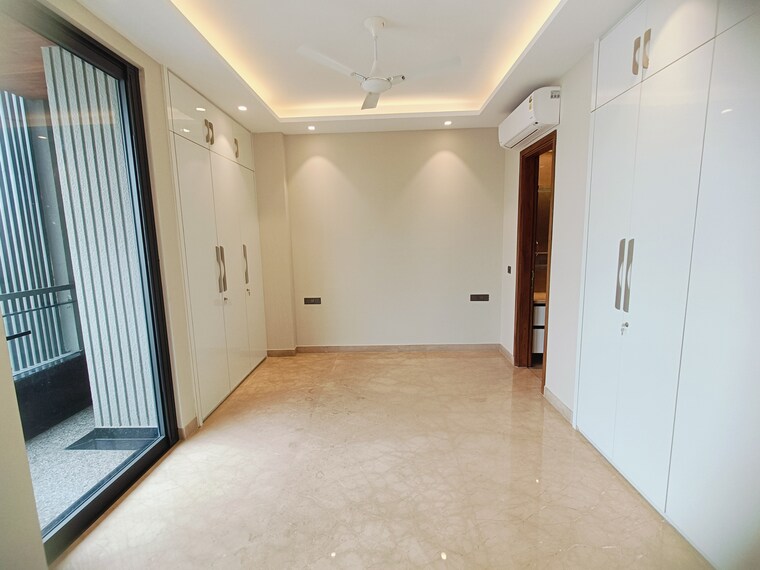 Room, safdarjung enclave 4 Bedroom 215 Sq.Yd. Builder Floor In Safdarjung Enclave Delhi 9014910